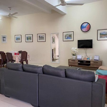 Spacious Cozy Lakeville Homestay 4 Bedrooms All With Aircond 斯里伊斯兰德 外观 照片