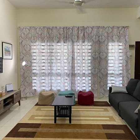 Spacious Cozy Lakeville Homestay 4 Bedrooms All With Aircond 斯里伊斯兰德 外观 照片