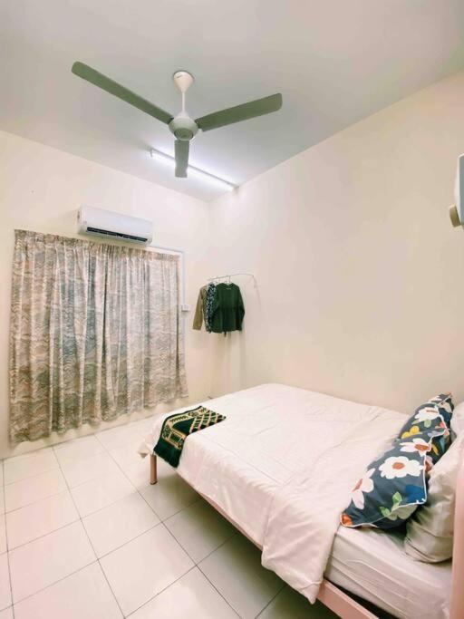 Spacious Cozy Lakeville Homestay 4 Bedrooms All With Aircond 斯里伊斯兰德 外观 照片