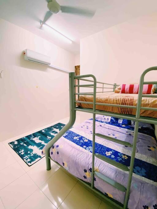 Spacious Cozy Lakeville Homestay 4 Bedrooms All With Aircond 斯里伊斯兰德 外观 照片