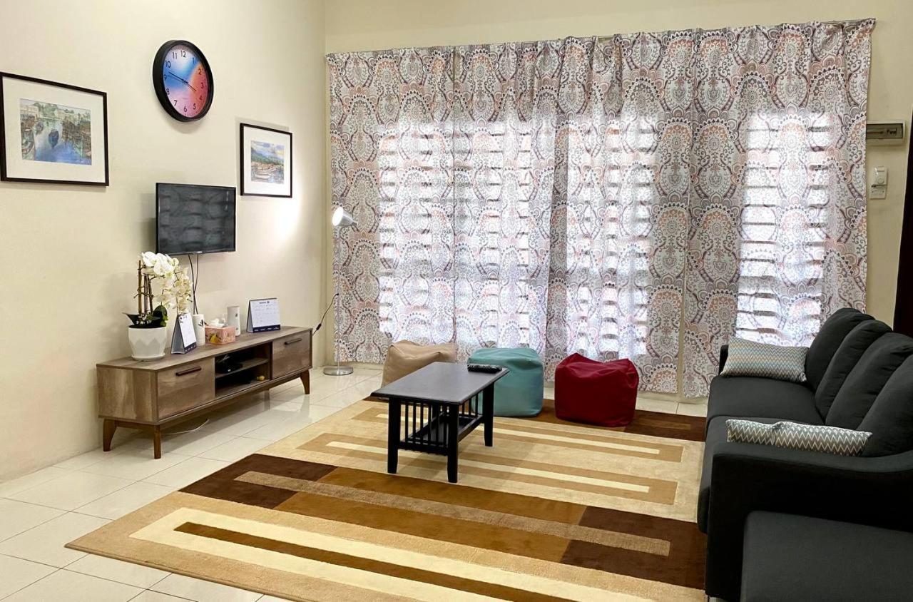 Spacious Cozy Lakeville Homestay 4 Bedrooms All With Aircond 斯里伊斯兰德 外观 照片