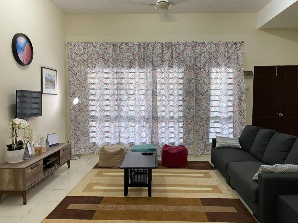 Spacious Cozy Lakeville Homestay 4 Bedrooms All With Aircond 斯里伊斯兰德 外观 照片